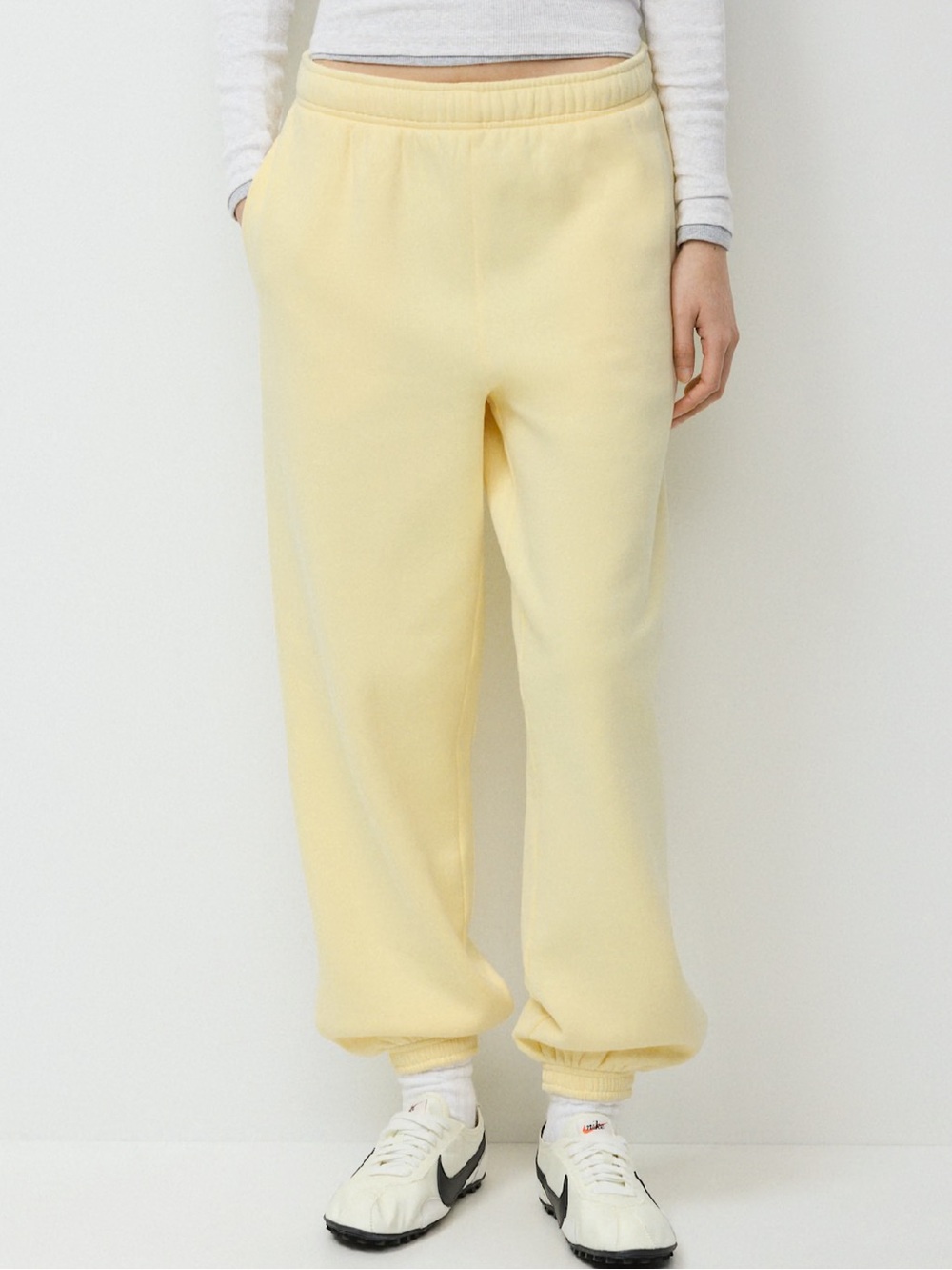 Aritzia Cozy Sweatfleece Mega Jogger in Butter Yellow